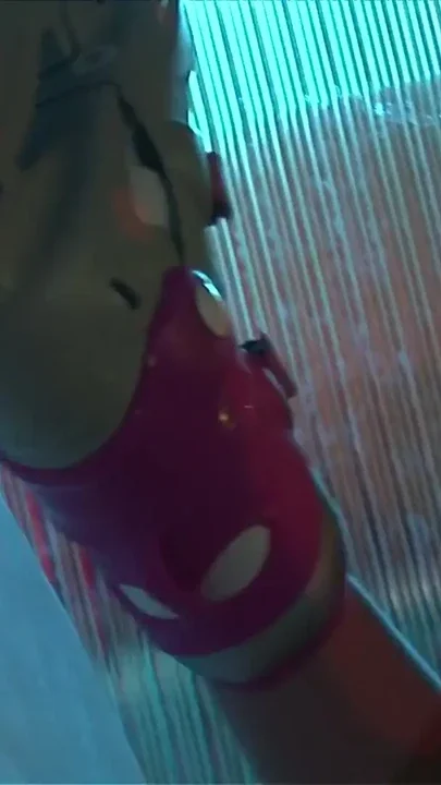 Busty blonde gets her hole licked while wearing her roller skates Clip 2