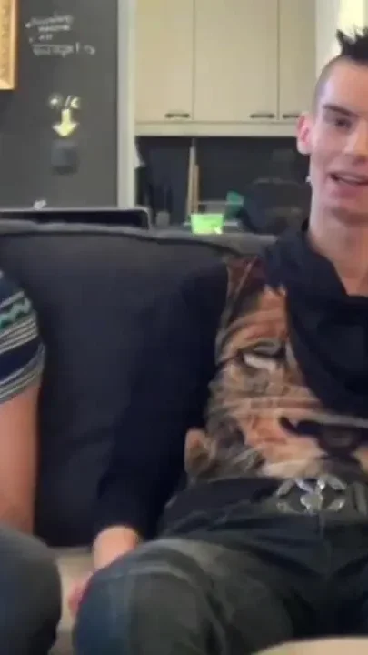 Filip fucked bareback Leo a top twink 21 years old