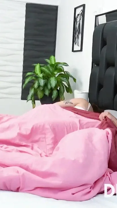 LIL TIMY FUCKS ME WHILE HE RESTING NEXT TO MY STEPDAUGHTER Clip 3