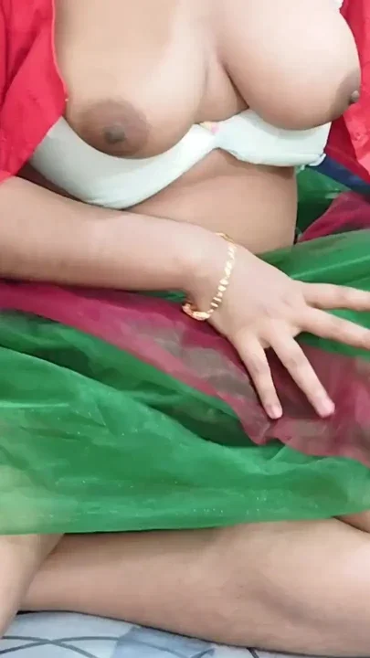 Beautiful Hot Desi Bhabhi Self Masturbation video Clip 1