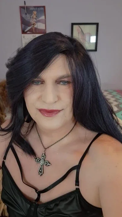 I love to do BDSM with woman I love when they hurt and use me
