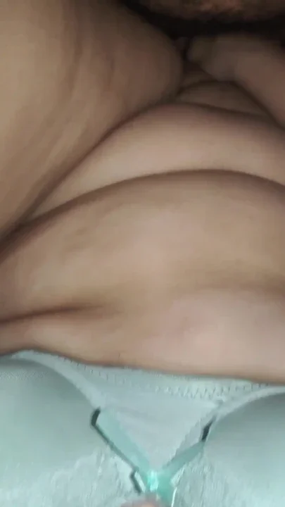 Jokes of an 18-year-old bitch girl in a massage center in Port Said and the