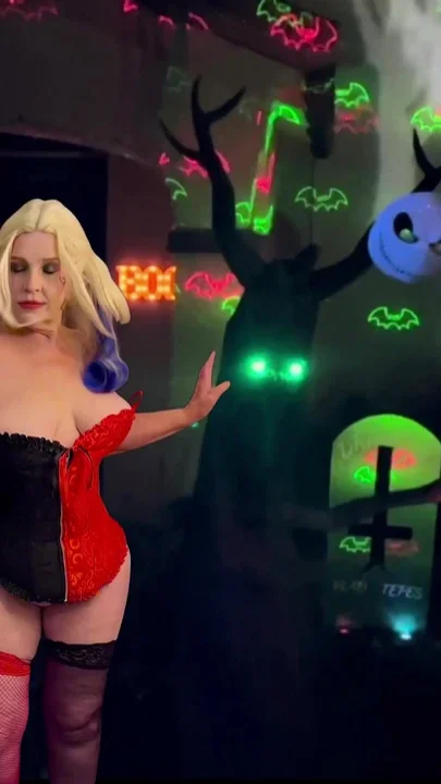 Granny Harley Quinn Cocksucking Dildo Playing Missionary Fucked Slut Villain