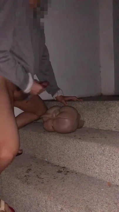 Today I came to have sex on the roof with my favourite doll Clip 1