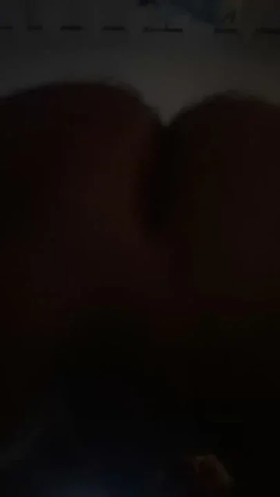 Facesitting intense ass dripping while fingering
