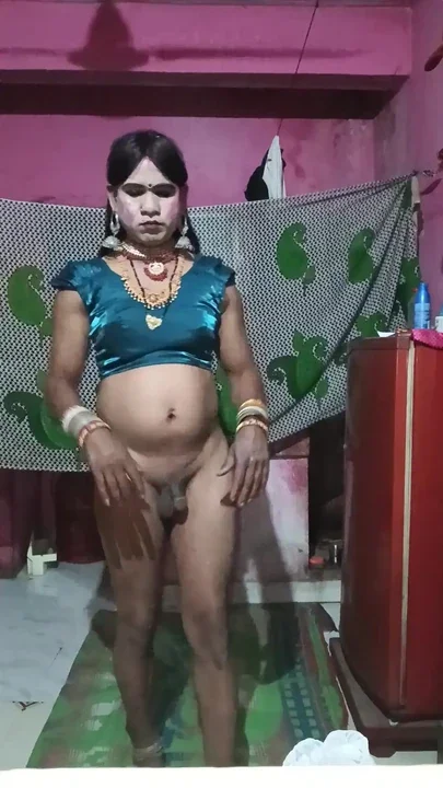 Deshi Madhuri bhabhi crasdreshing Clip 1