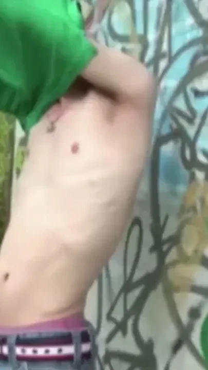 Slut fucked by 2 straigh in cruising outdoor