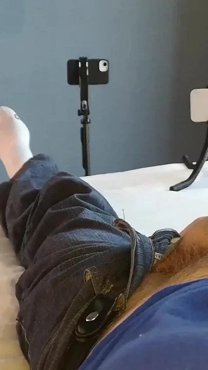 Playing with Deeptx1's Mouth and Feet