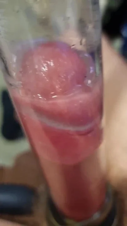 Thick Cocked straight Aussie tradie sucked by milking machine no cum - Session04 Clip 1
