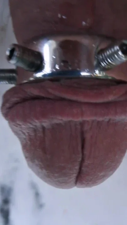 Winter challenge My keyholder's task put on a spiked ring and rub my little