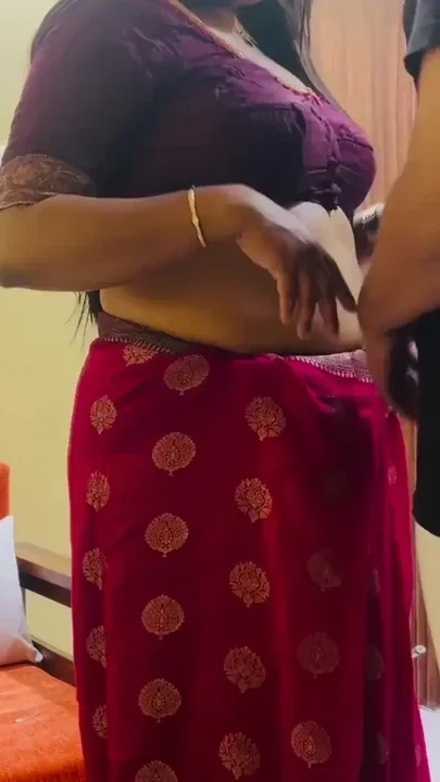 Indian Desi Saree wali Bhabhi fucked by a Besharam young boy tailor with clear