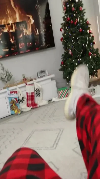 Little Step Sis Got Me the Wrong Gift - Penelope Snaps