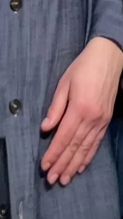 Omg Old Perv Fingering Best Pussy in Subway