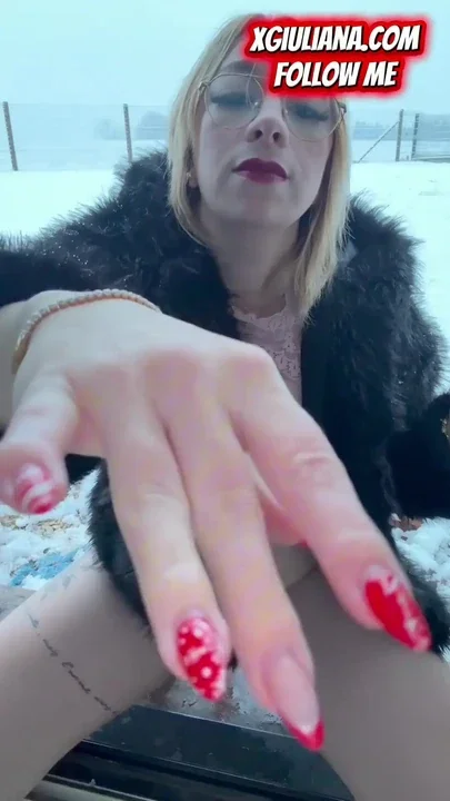 Giuliana this dildo and this feels good under the Normandy snow Clip 2