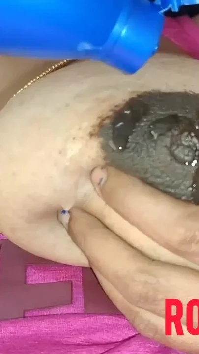 Desi Tamil House wife big boobs oil massage Clip 1