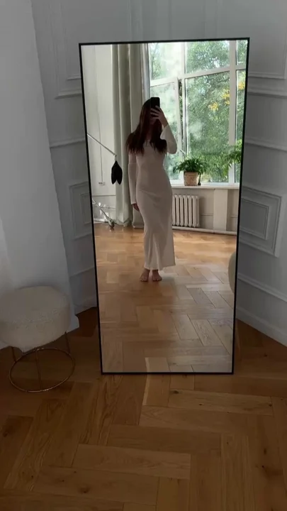 tall women goddess