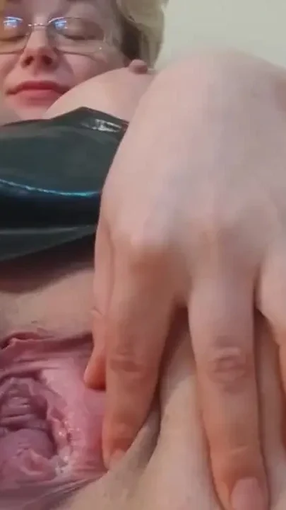 Pussy spreadsweet cervix pump and penetrate