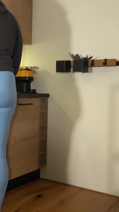 Insane hands free load of cum in pants Clip 1