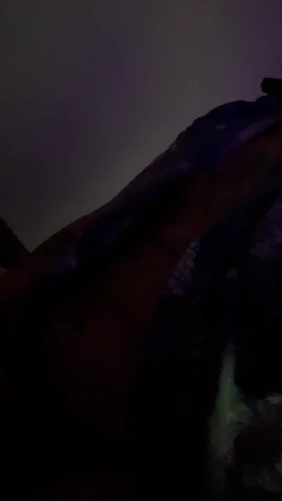 Talk to me pm me lets have fun together c
