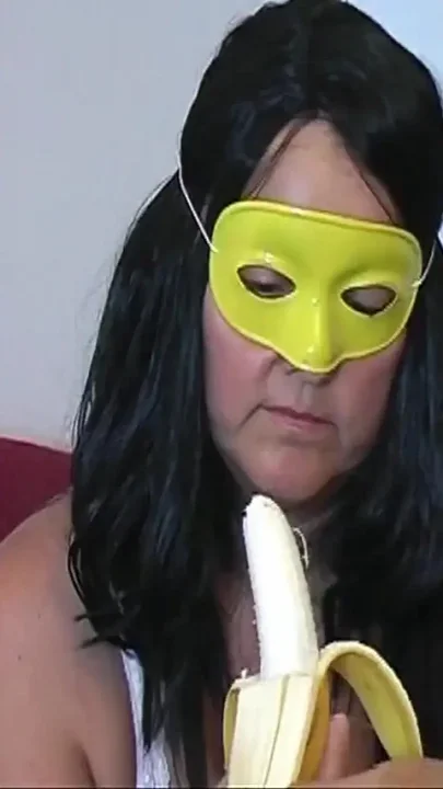 Masked Mature Wife Fucked and Cumshot on Body by a Big Amateur Cock