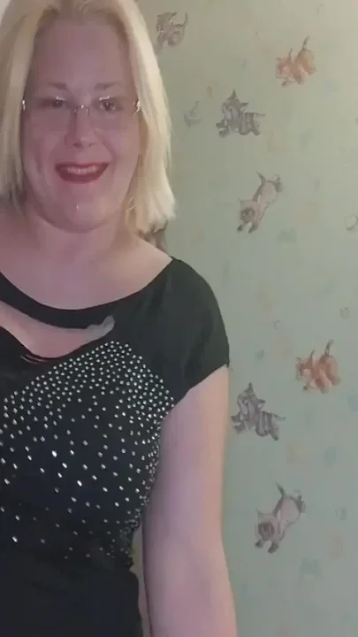 Horny stepmom seduces younger man to fuck