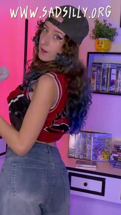 A Big Collector In the pussy the Gamestore Saleswoman Wants My Dick - JOI FR