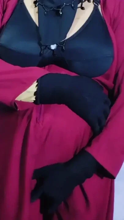 Indian Muslim Hijabi Beautiful Housewife porn - clear Hindi Clip 1