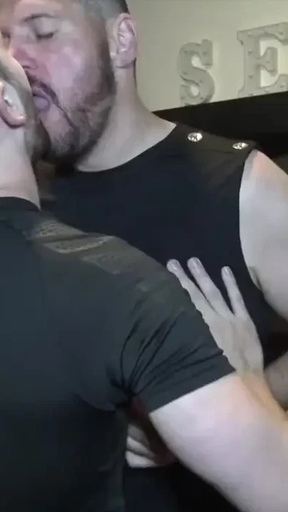 the straight curious Ray Dixon fucked raw by bear Xxl