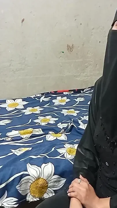 Tattoo Artist Fucks Muslim Client
