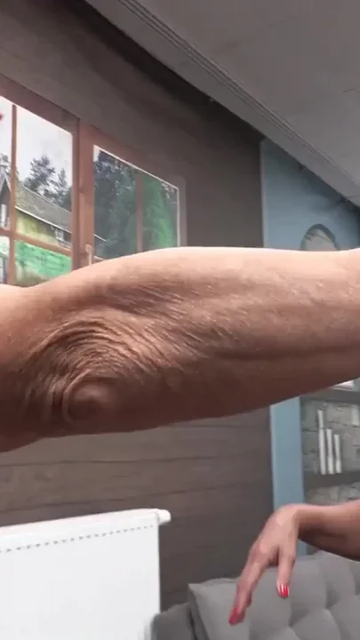 Hot Mature Gave a Blowjob for Him