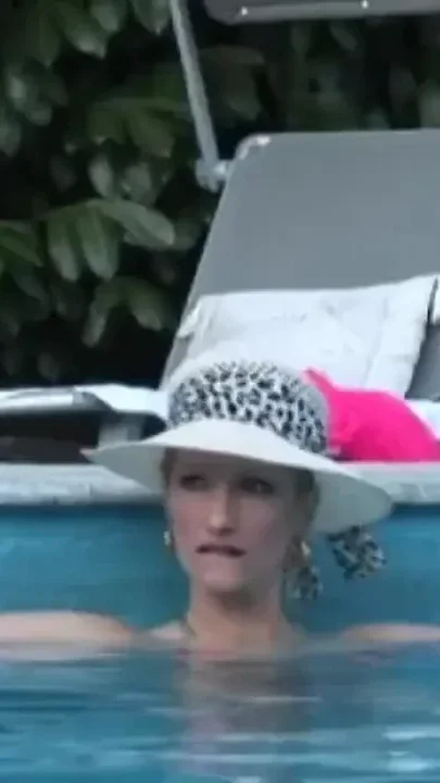 Big cock for a nasty blonde