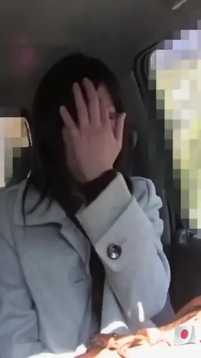 Sexy Japanese MILF in glasses grinds dick in POV sex