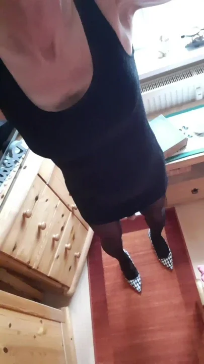 Sexy Roberta in Nylons und High Heels
