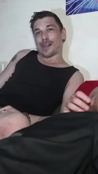 Luidgi fucked raw by surprise by a bad boy from Paris