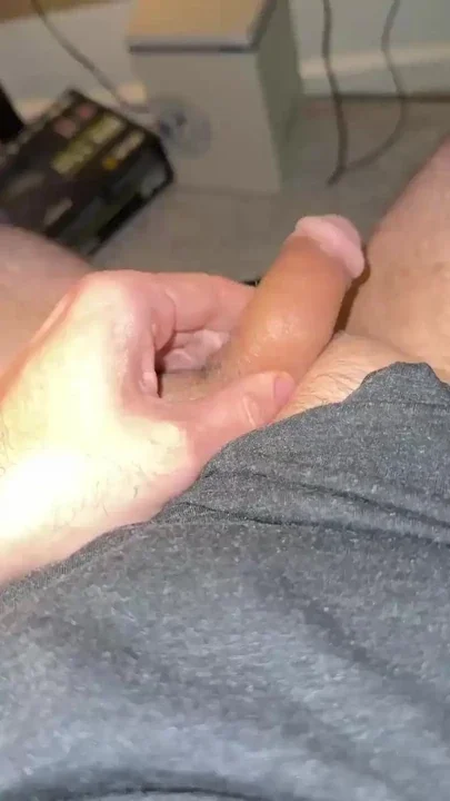trying to make my average cock hard and failing