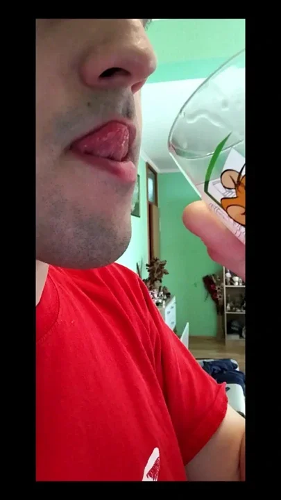 I love the taste of Cum dripping down my lips