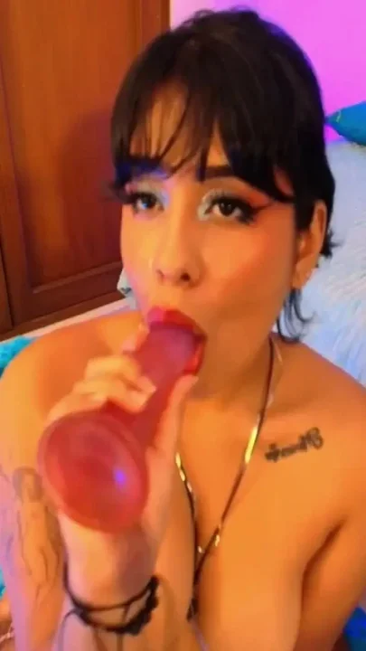 Sowy Venus' Big Blowjob
