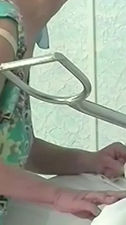 82 years old granny fisted by her doctor