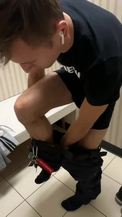 Fitting Room Manager Deep Throating Boss in the Fitting Room Big 8 Inch Dick