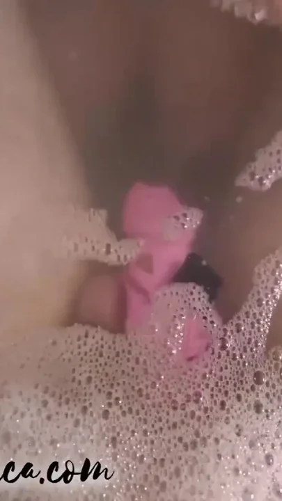 Cleaning his pipe during chastity