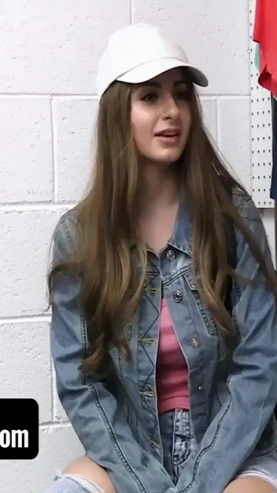 Shoplyfter - hot teen offers a sexual deal to avoid consequences after being