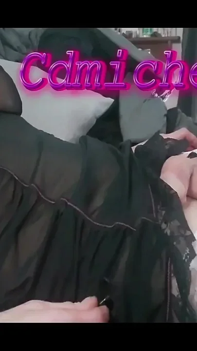 Cdmichelle on Web Cam Playing with Cock