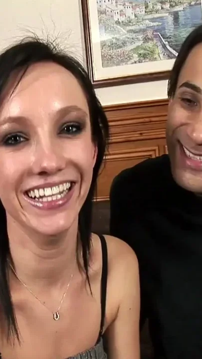 Amateur brunette sucks the huge cock of her boyfriend and gets banged doggystyle