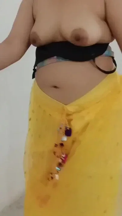 Kapde paad deya punjabi nude stepmom show her pussy and chuchi Clip 1