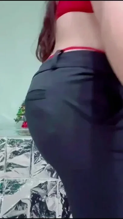 Big ass secretary takes off her entire uniform in the office area and opens her