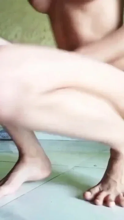 Indial girl playing her pussy Clip 2