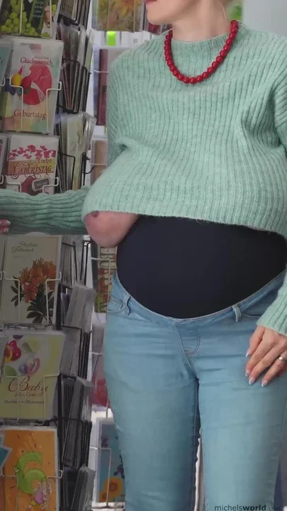 pregnant and saggy - in public exposed