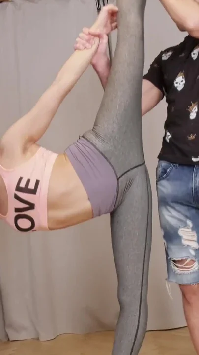 Flexi sex with real skinny gymnast teen