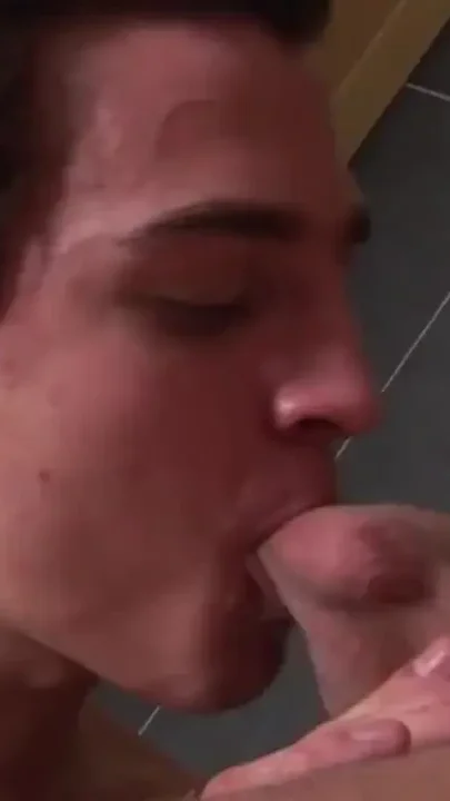 I want your giant cock in my ass - No condom