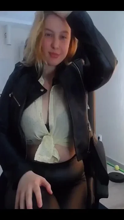 Hot Amateur in Leather